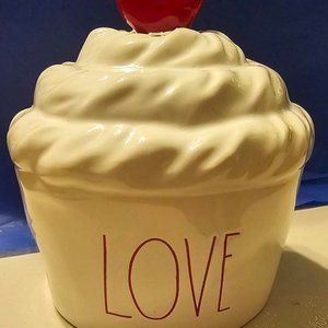 SOLD Rae Dunn Cupcake